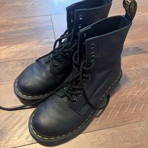 DOC MARTIN BOOTS